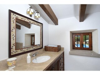 Cottage Búger Features 23