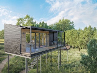 Ostsee Tiny House auf Stelzen in der Natur