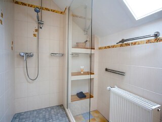 Bad mit Dusche