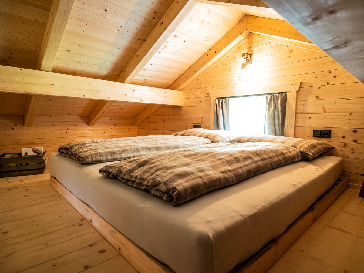 2. Schlafzimmer im Dachgibel