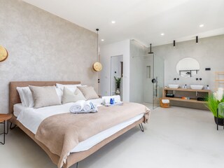 Schlafzimmer 1 und Badezimmer 1