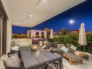 Villa Adora in der Nacht