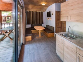 Chalet Blanes Features 10