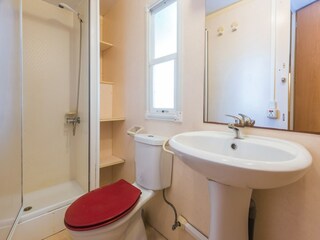 Chalet Blanes Features 11