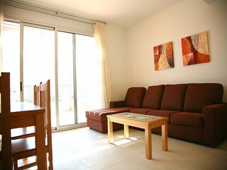 Trailer Creixell Features 24