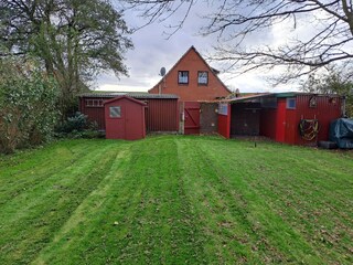 hinterer Garten für unsere Gäste als Ruhebereich