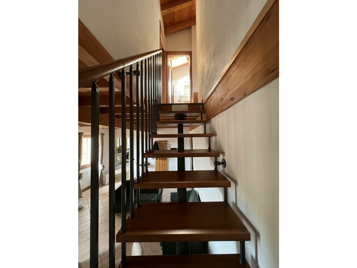 Treppe von Wohnzimmer zum 1.ten Schlafzimmer