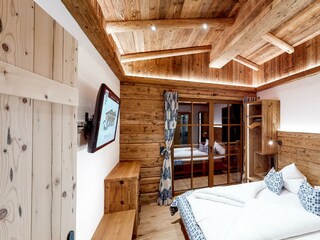 Stadl-Chalet-Ischgl-Nacht-copy-09292022_143604