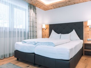 Hotel_Olympia_Zimmer_02_001 (1)