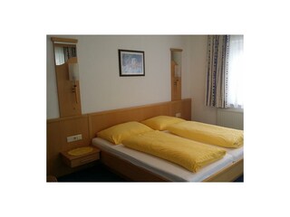 Doppel-/Dreibettzimmer
