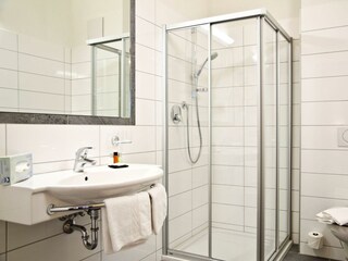 Dusche Zimmer 2048x1536