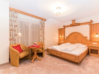 hotel-ischgl_dreibett_01_web