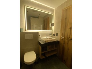 B5980FD0-3338-40A1-862D-770292090F7A