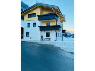 B5706AC6-501E-4760-9571-449A0701850C