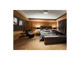 doppelbett-modern-stilvoll