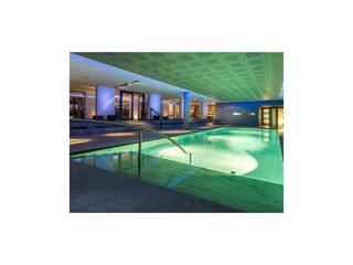 spabereich-wellness-pool