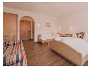 201-Dreibettzimmer DeLuxe (1)