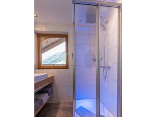 39 - Apart Laver - Cholatse Dusche (10)