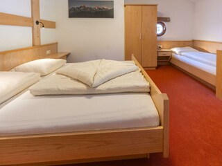 13 - Apart Laver - Muztagh Ata Dreibettzimmer (1)