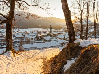 Blick Richtung Kaisergebirge auf unser Dorf