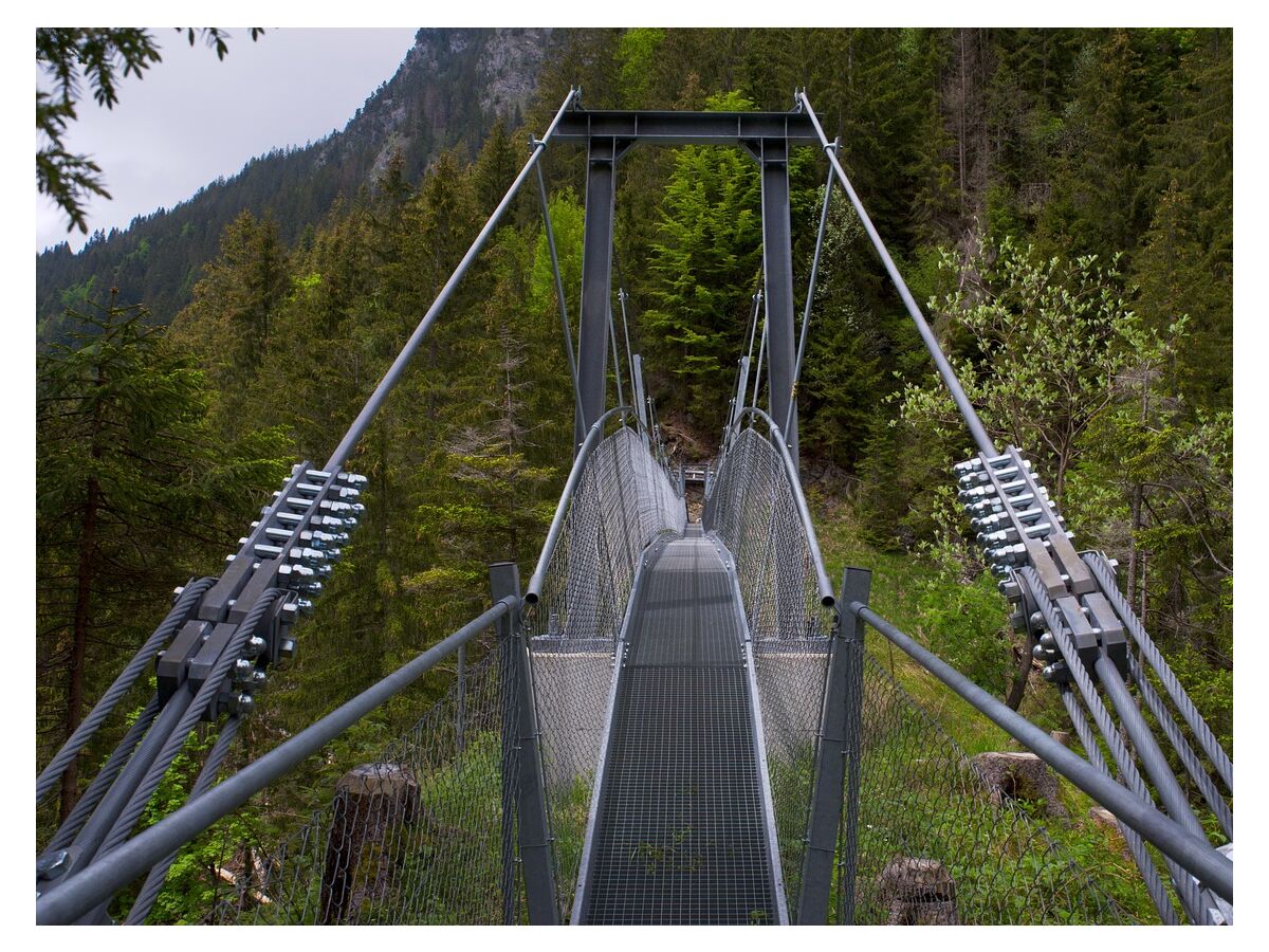 458 Meter Hängebrücke, die Längste ihrer Art.