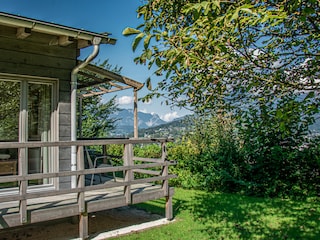 überdachte Terrasse mit Untersbergblick