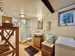 Bad mit Waschmaschine