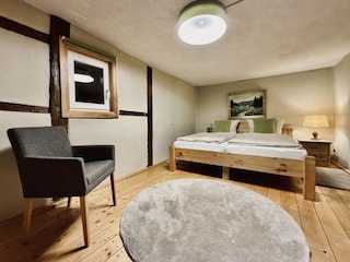 Schlafzimmer im OG mit Doppelbett (180 x 200)