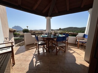 Covered terrace and sea view