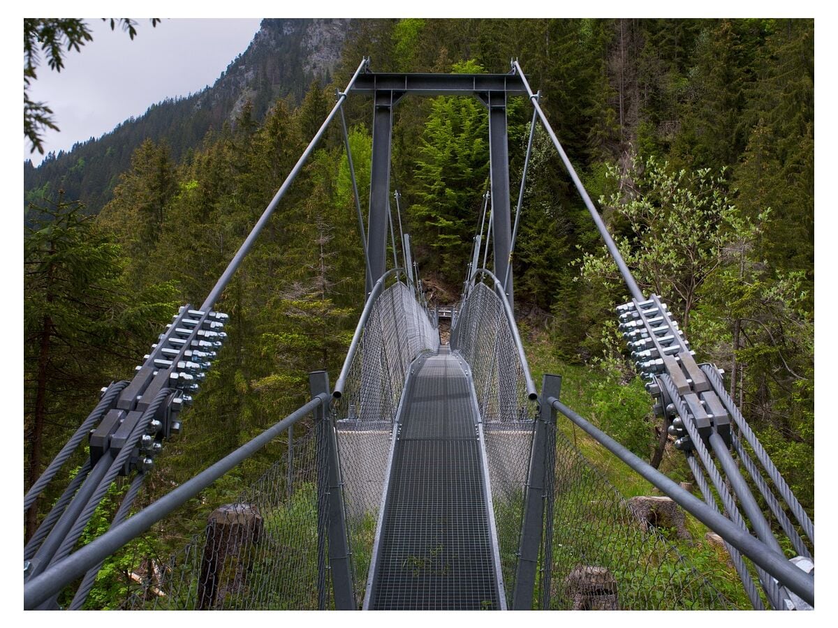 458 Meter Hängebrücke, die Längste ihrer Art.