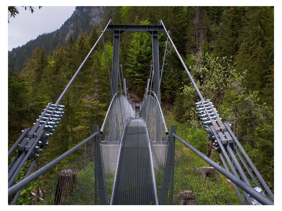 458 Meter Hängebrücke, die Längste ihrer Art.