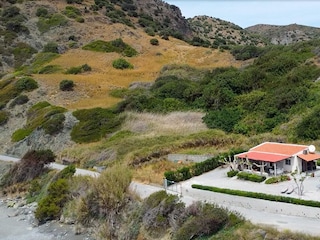 Video ansehen? Auf YouTube: "Strandhaus Anoli" Kreta