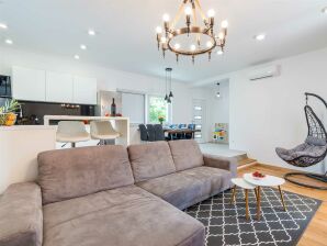 Villa Donato mit Whirlpool