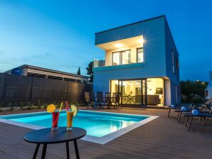 Villa Tuta con piscina riscaldata