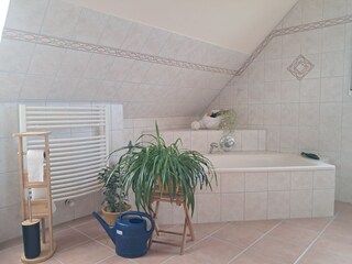 Bad mit Badewanne