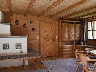 Wohnzimmer Kachelofen