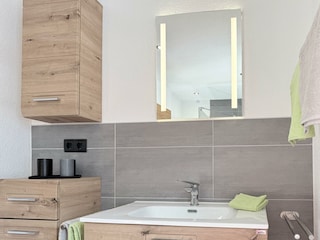 Badezimmer mit Dusche