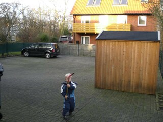Eigener Parkplatz am Haus, ganzjährig anfahrbar.