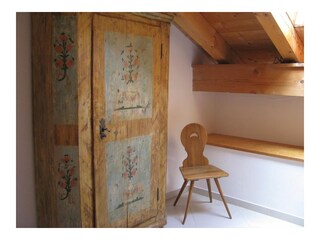 Schlafzimmer mit Schrank