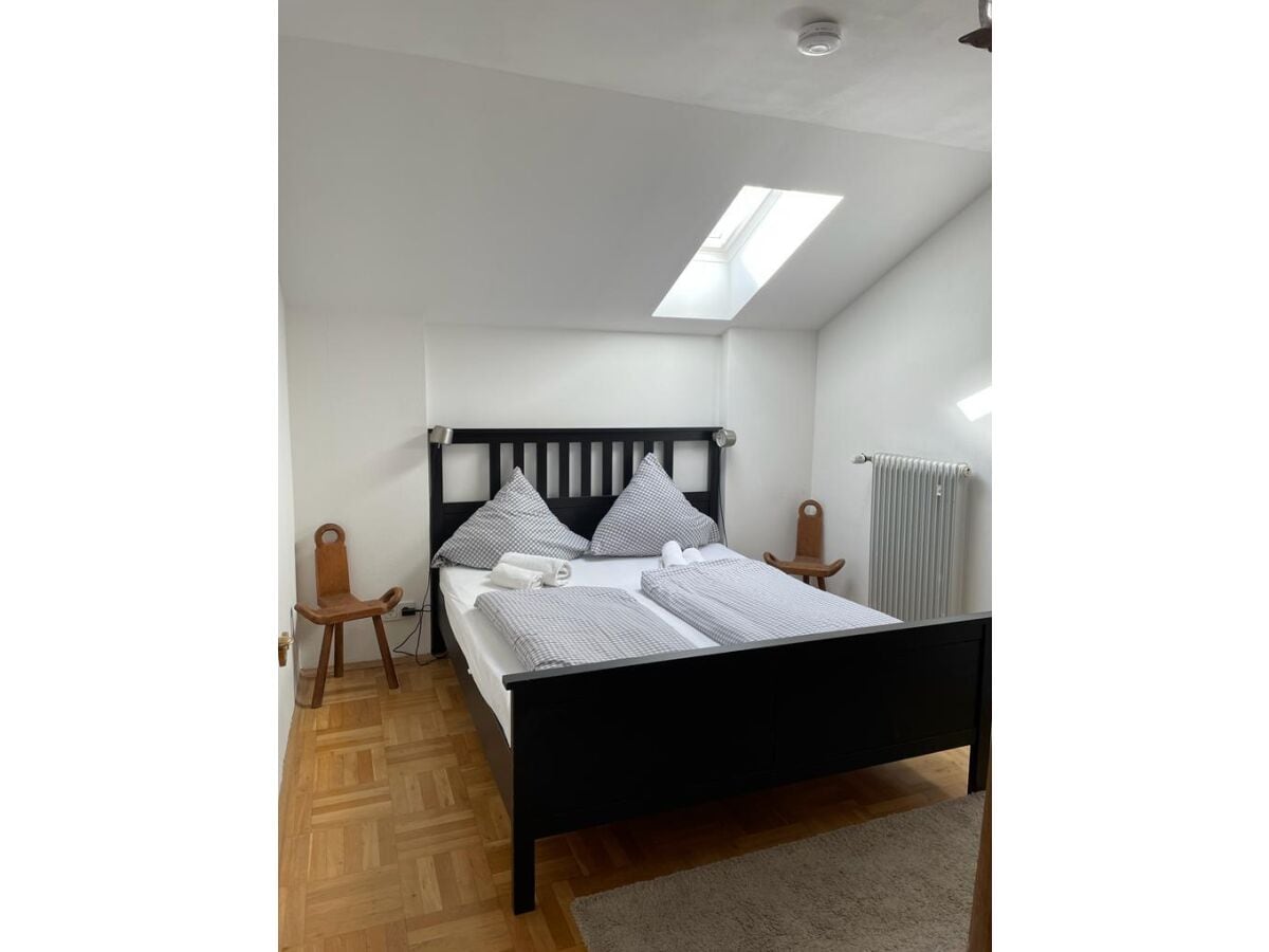 2. Schlafzimmer