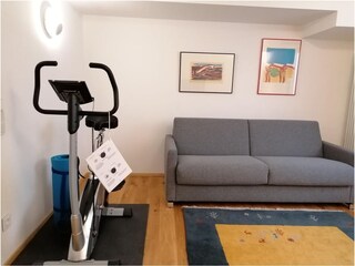 Ergometer im Hobbyraum