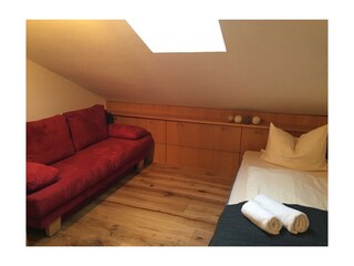 2. Schlafzimmer mit Schlafsofa
