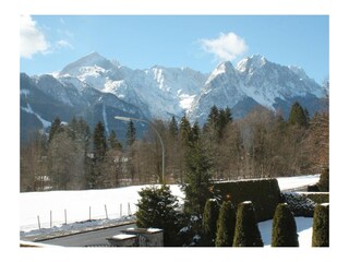 Blick auf die Alpspitze und Waxenstein
