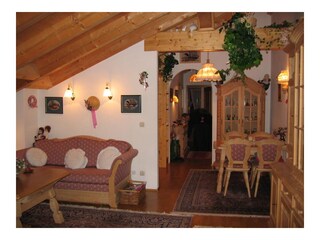 Wohnzimmer mit Essbereich