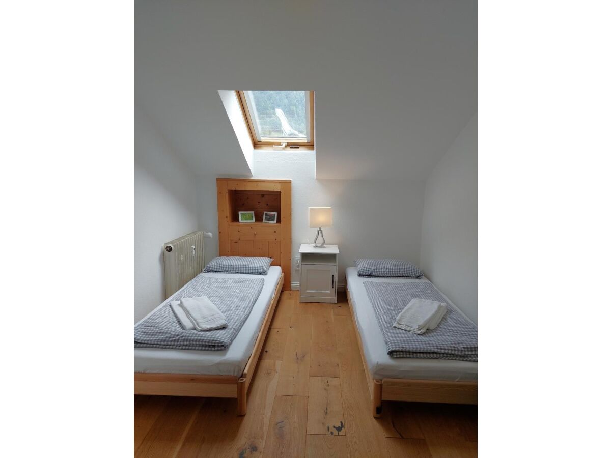 Schlafzimmer 2