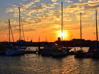 Sonnenuntergang im Yachthafen