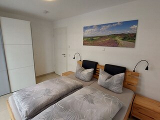 Schlafzimmer  1