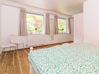 Schlafzimmer Bild 1