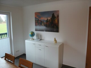 "Ferienwohnung Braun" Essbereich mit Kommode