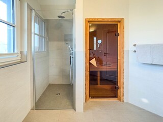 Dusche und Sauna